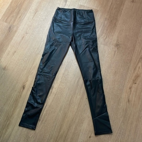 Faux lether leggings - Picture 1 of 2